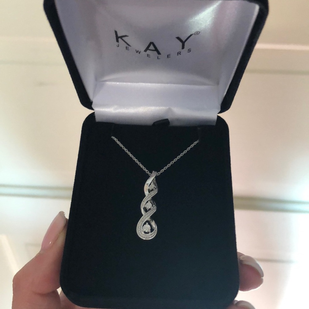 NEW STUNNING KAY JEWELERS DIAMOND ACCENT NECKLACE